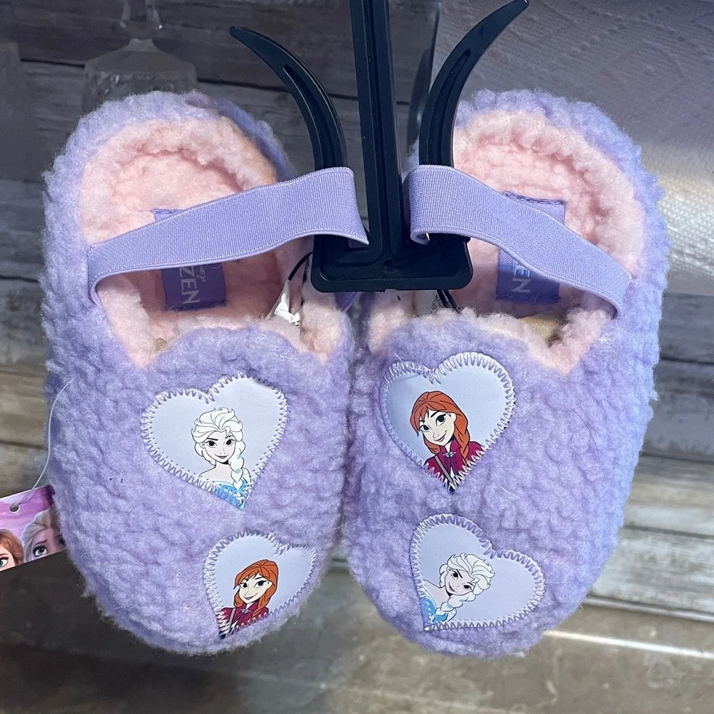Disney Frozen Size 7-8 Slippers New